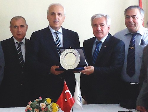 Mutlu, Aydınlar Ocağını ziyaret etti
